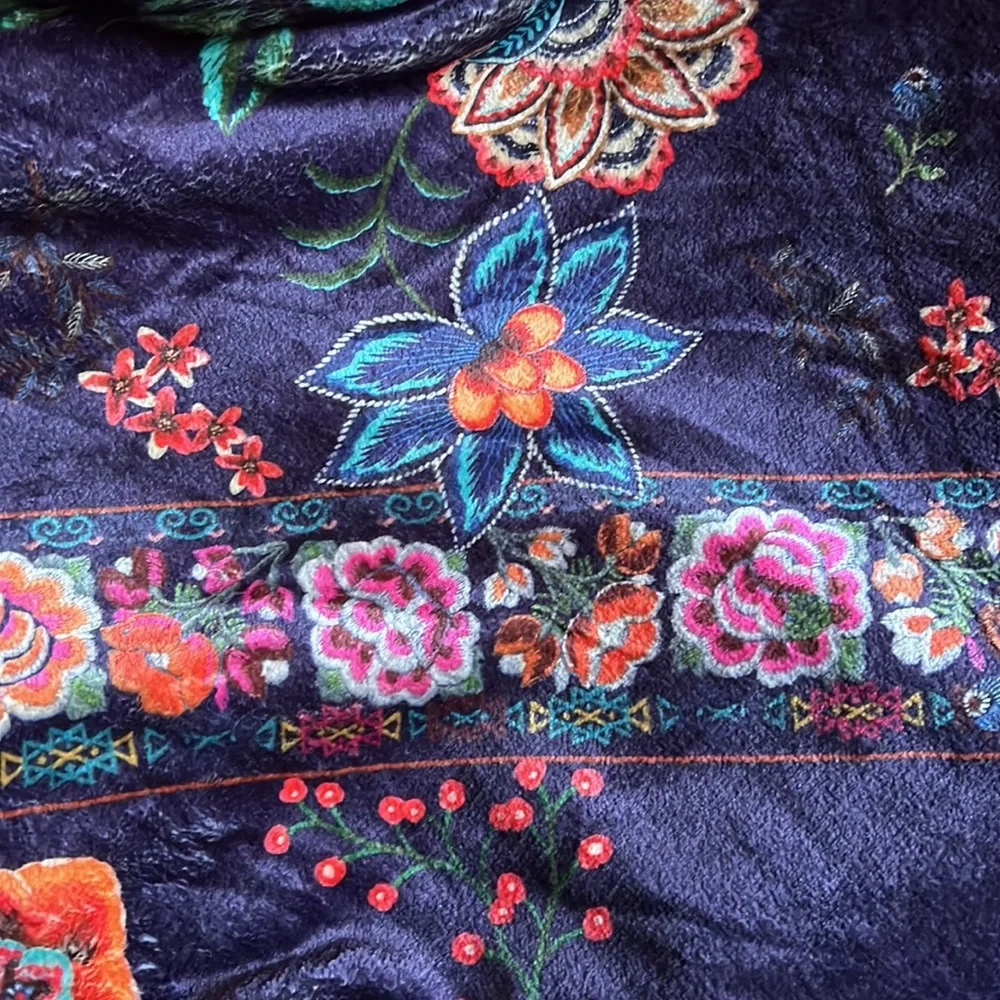 Johnny Was Laurel canyon cozy blanket plush soft Floral Velvet Reversible Throw